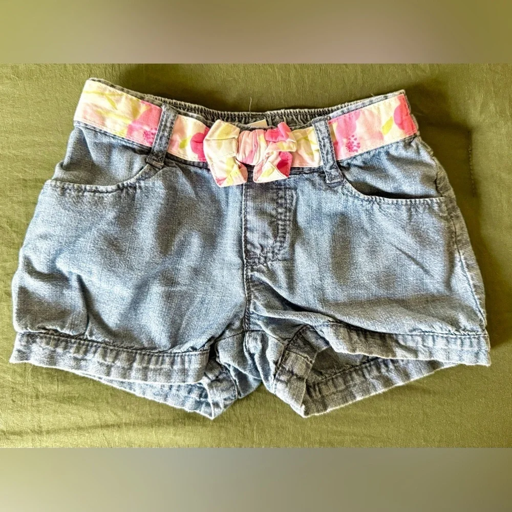 🌸 Gymboree Girls Denim Chambray Shorts w/ Floral Bow – Size 2T